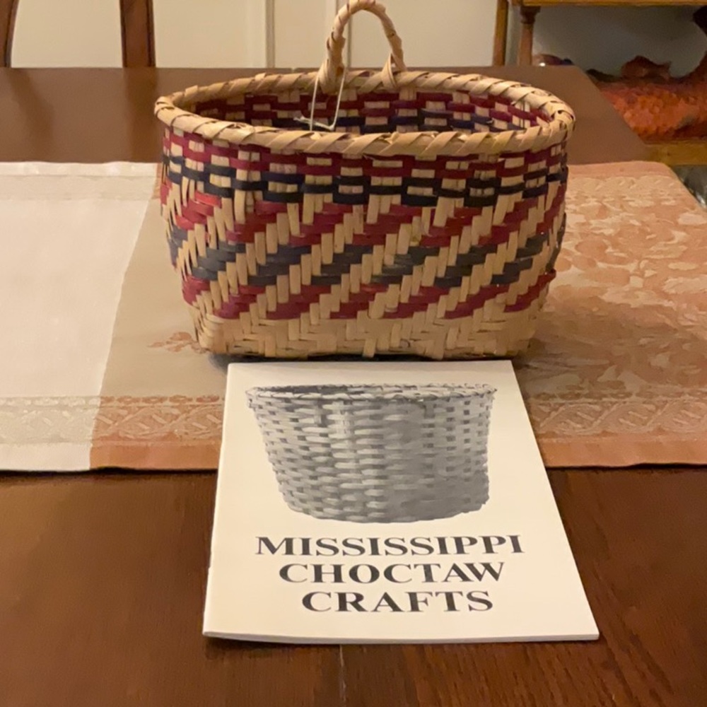 Vintage, Rare, Perfect condition CHOCTAW INDIAN Basket.  Multi use piece of art.